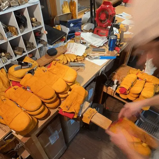 Limited Edition High Fives Frontier Mittens - Image 6